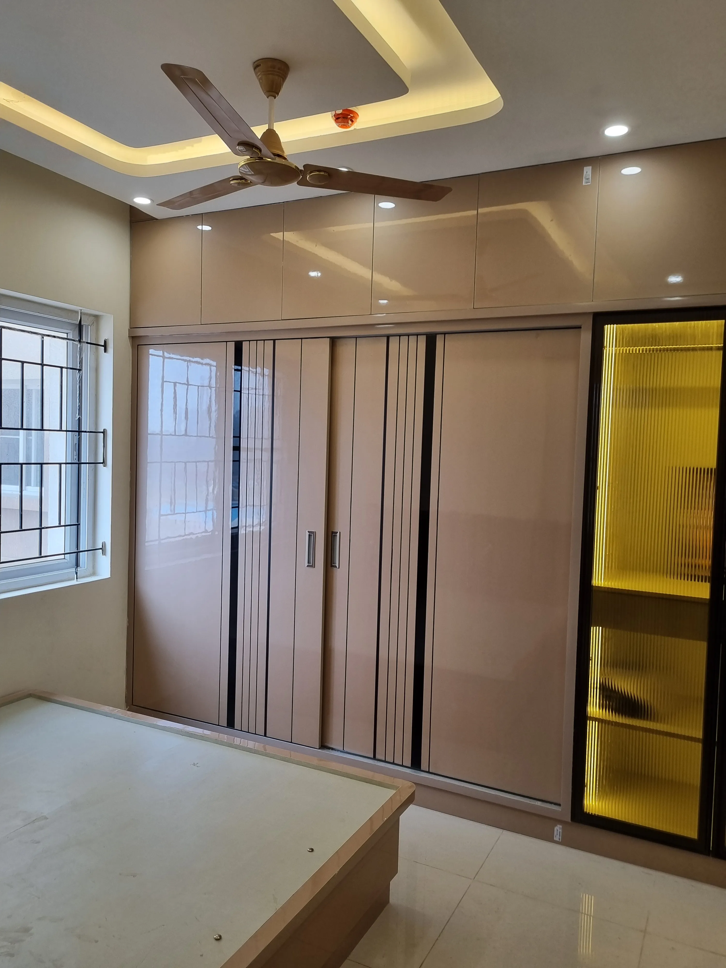 Wardrobes & Storage